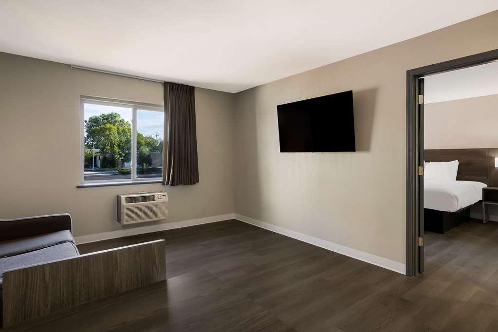 Suburban Studios Milwaukee Airport חדר תמונה